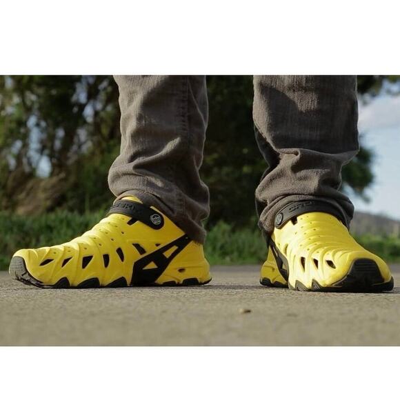 Crosskix 2.0 Yellowjacket Hybrid Water Shoes Bright Yellow Foam Slip-On NEW-NIB - Picture 2 of 15